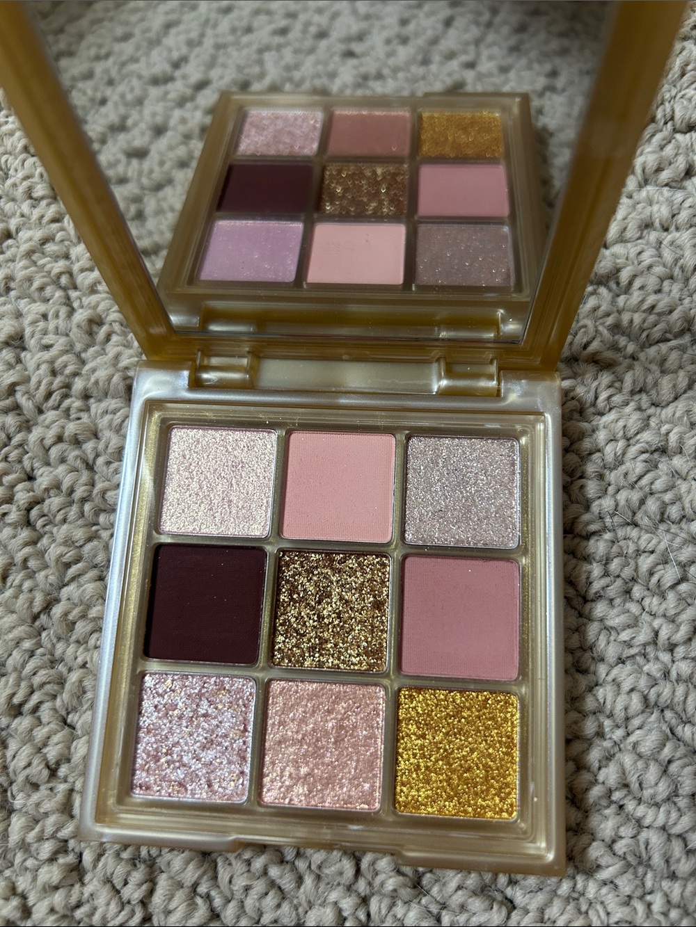 Huda gold palette